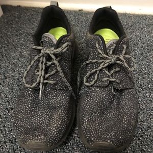 Nike Roshe Runs Size 7